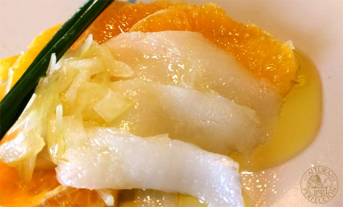Ensalada de bacalao, naranja y cebolleta